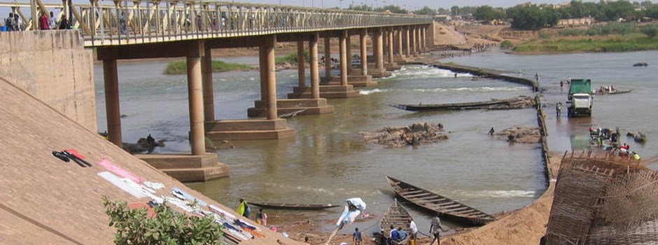pont kayes.jpg